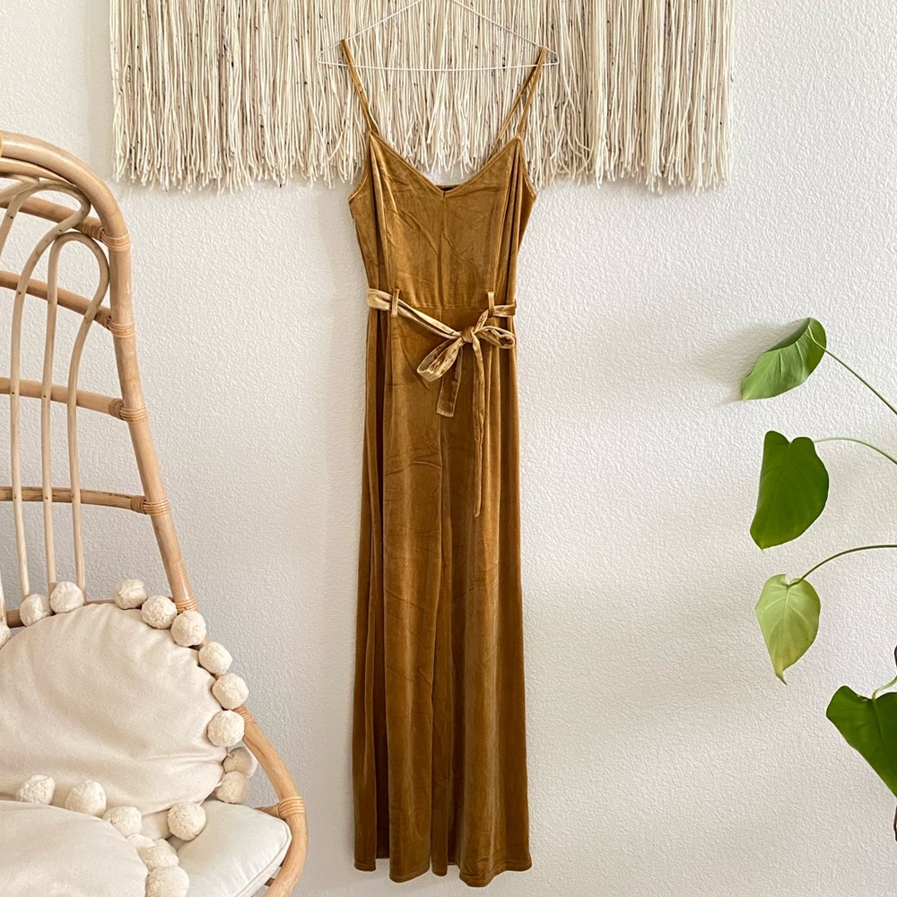 NWT Forever 21 Velvet Spaghetti Strap Jumper